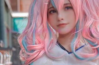 女孩的世界：Azami写真合集，不只是一纸平面