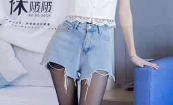 BoBoSocks袜啵啵 – 靴子其实也是语言，看奶油的私房美图如何“说话”！