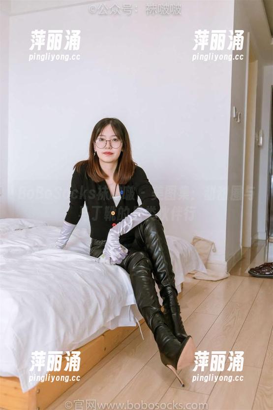 BoBoSocks袜啵啵-甜甜圈 BoBoSocks袜啵啵 - 美图集:甜甜圈与马丁靴的另类伙伴行