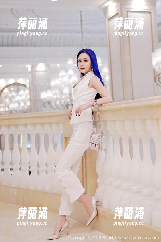 Feilin嗲囡囡-K8傲娇萌萌Vivian Feilin嗲囡囡 - “K8傲娇萌萌Vivian”的圣诞写真集,辣么萌,资源快随我网盘来,别犹豫!
