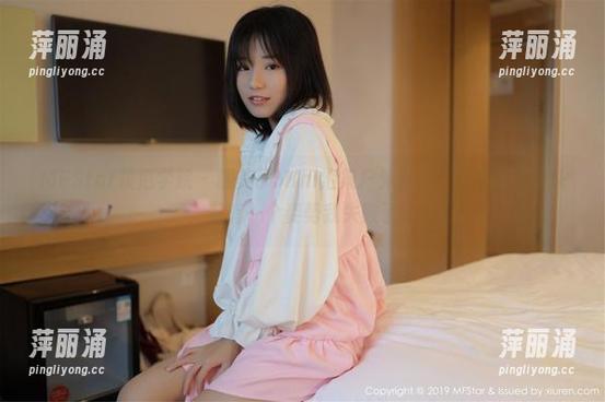 MFStar模范学院-糯美子Mini MFStar模范学院 - 糯美子Mini汇集户外私拍:无论多少镜头,总有一个姿势我失败了!