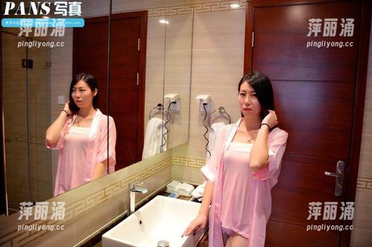 PANS写真-娃娃 PANS写真 - 娃娃在线:这双丝袜是我梦寐以求的搭档吗?