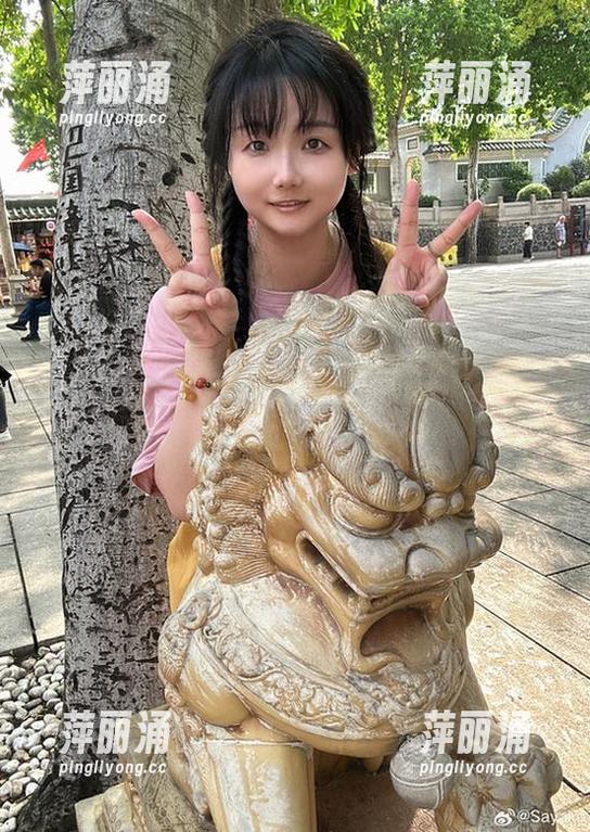 Sayako＿今年4岁的可爱造型，这图包让我觉得都想搞个小装扮！