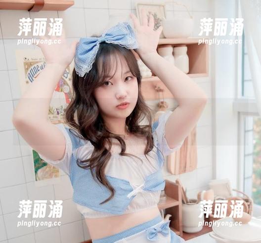 再说一次，Sia(시아)的裸足原图，简直是脚下风景的美好。