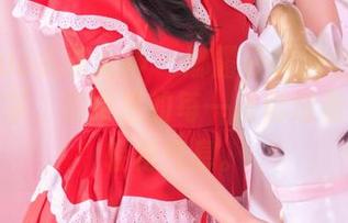 TouTiao头条女神 – 娜露在私房里展现体操服风采，图集里的每一张都透着运动的轻松气息。