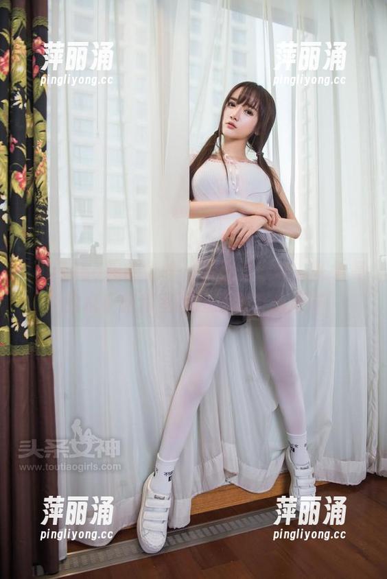 TouTiao头条女神-陈怡曼 TouTiao头条女神 - 原图发载舰,陈怡曼的水手服套图跨越了想象的海洋