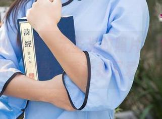 UGirls尤果网 – 无圣光的照片，乔依琳连衣裙的倒影，竟让我又爱又恨。