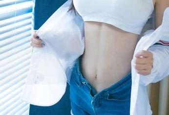 UGirls尤果网 – 乔依琳的瑜伽作品集：别瞎琢磨，我也只是想把这个姿势弄好