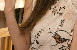 UGirls尤果网 – 像是在度假，林妃媛的定制夏日写真让时间都慢了下来。