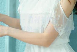 UGirls尤果网 – 白衬衫的看点：王瑞儿在图册里轻轻撇过的一个眼神，唤醒了我…