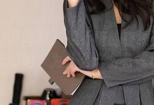 XIAOYU语画界 – 顾乔楠的在线美图：制服里的她，为什么这么有气场？