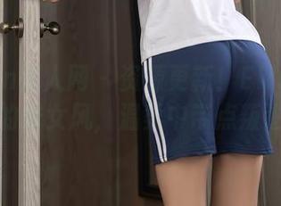 Xiuren秀人网 – 资源更新！Elise谭晓彤的修女风，温柔中带点叛逆？