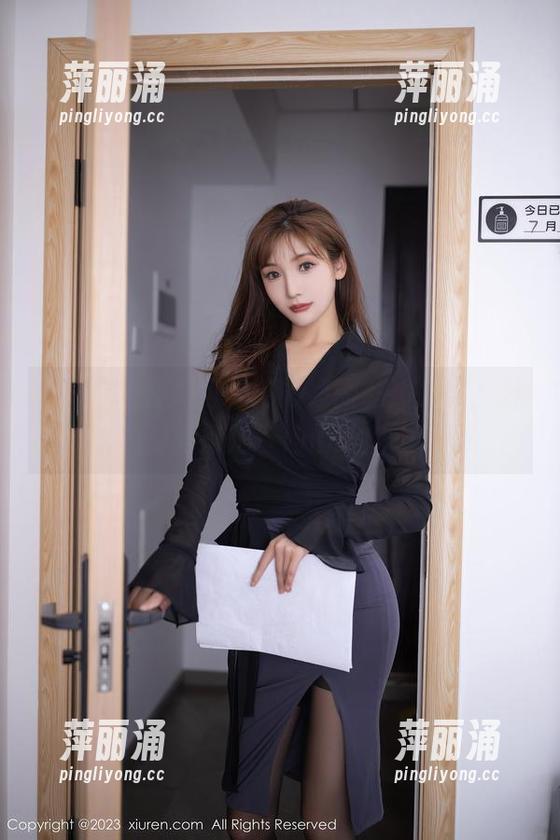 Xiuren秀人网-刘婷婷 Xiuren秀人网 - 刘婷婷的私拍少女,为什么我总觉得她在偷偷给我发消息?