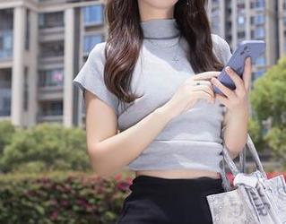 Xiuren秀人网 – 套图显示：夏旖诺下厨是做饭，还是在拍美照？果然难以两全。