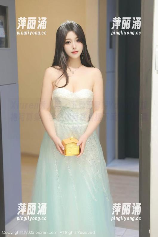 Xiuren秀人网-王馨瑶Yanni Xiuren秀人网 - 下载王馨瑶Yanni的旗袍写真集,学会如何在裙摆下藏零食,嘿嘿!