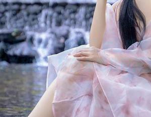 Xiuren秀人网 – 邹晶晶女王的全套写真，喵那“秘密”好像在哪儿闪闪发光！