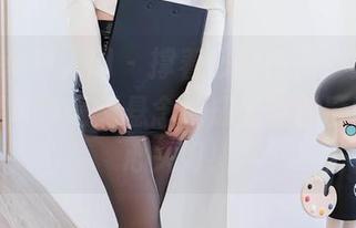 Xiuren秀人网 – 撑着您的椅子，黄乐然的美足写真毫无悬念地成为你百度壁纸的心头好！