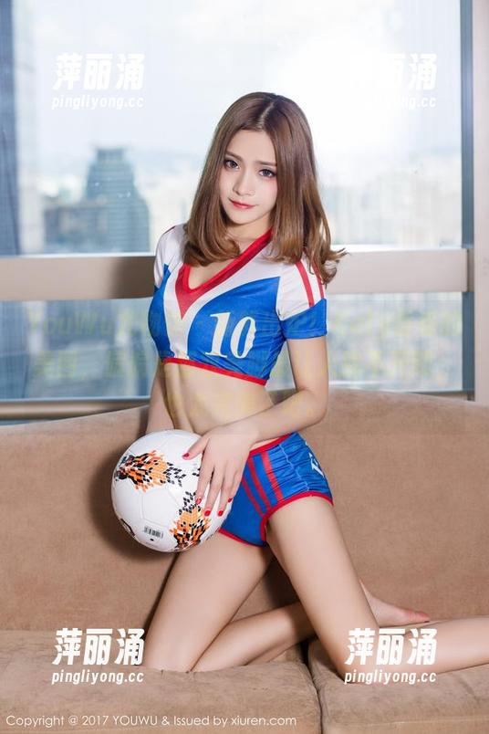 YouWu尤物馆-Kely香香 YouWu尤物馆 - 新鲜出炉!Kely香香的美图,偏偏是那双美脚最让人挪不开眼,也太完美了吧。