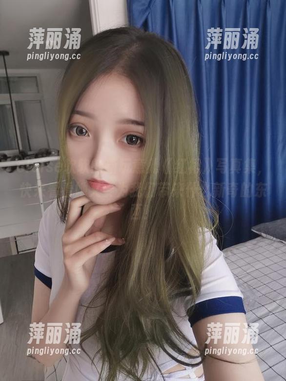 eloise软软 eloise软软的新玩意儿《红裙》写真集,快来看看她又要为我们带来什么新奇的东西!