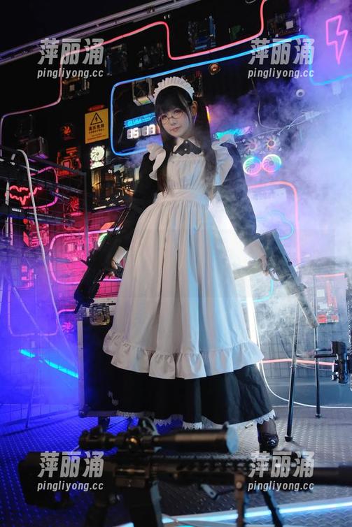 miko酱ww miko酱ww的新尝试:小小恶魔写真,谁能抵抗这样的壁纸诱惑?