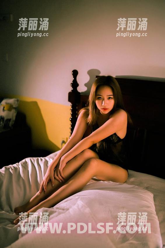 partycat轰趴猫-陈雅漫 partycat轰趴猫 - 陈雅漫壁纸:原图里藏着谁的小秘密?