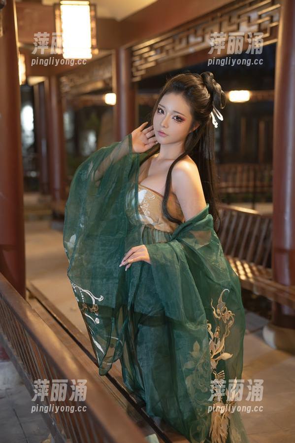 yuuhui玉汇 在yuuhui玉汇的写真集里探险,肉丝原图带你开启新视野!