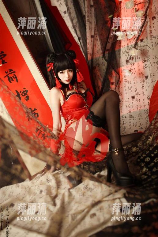 一米八的大梨子 在校门口,偶遇一米八的大梨子的写真资源意外满满!