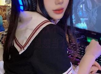 水手服来了，九言从不咕咕套图，我想问问是不是想当个舰长？