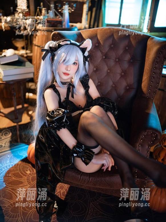 仙女月 仙女月的白猫少女珠联璧合,在图库里寻找那个属于她的世界!