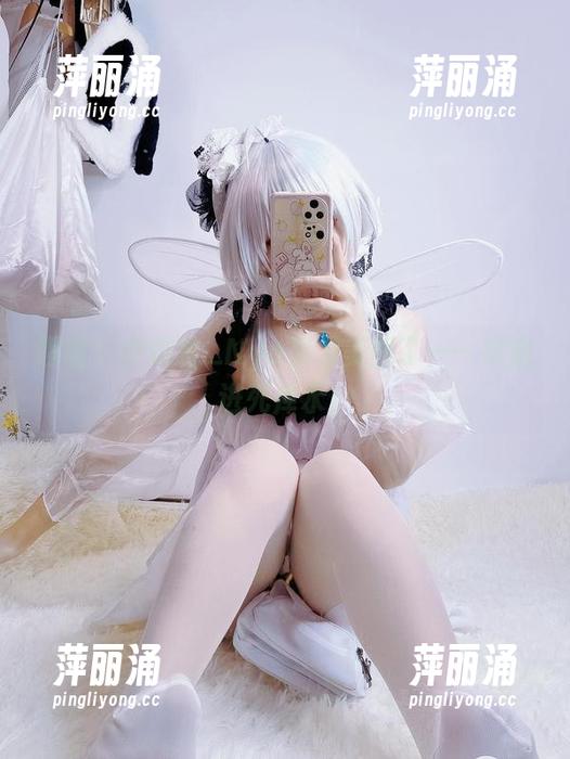 伊喵君_Nya 噔噔!伊喵君_Nya又发美图了——深潜进死库水!