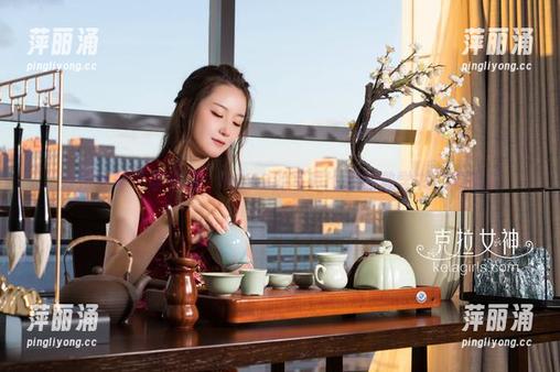 克拉女神-YOYO 克拉女神 - 学姐说,YOYO的写真比你的数学书还要吸引