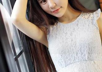 嗲囡囡 – 小蛮妖Yummy的美图：办公室里的各种闲情逸致