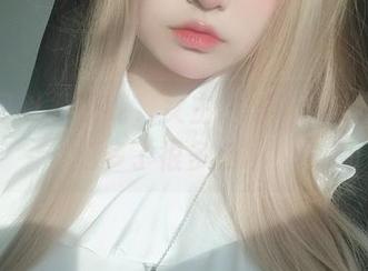 图册可以很单纯，女主K的可爱制服让我们多了很多色彩！
