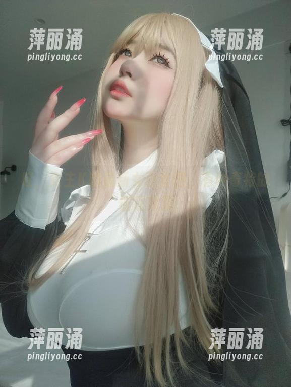 女主K 哇,女主K的最新女巫套图,有种奇特的催眠效果