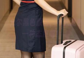 尤蜜荟 – 允尔黑色原图：不只是色，还是一种态度呀！