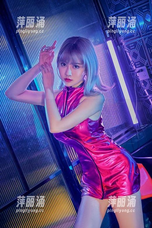 年年Nnian 年年Nnian在线不见得总在“修女”里啊,这回她去哪儿了?