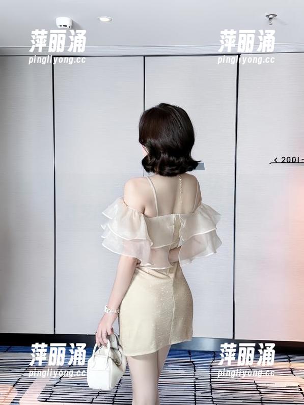 微密圈 - 吊带也有这么多搭配可能性，徐莉芝的免费套图值得收藏！