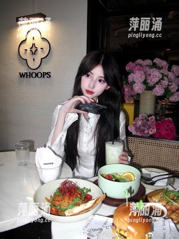 怡子yiii 怡子yiii在樱花中做特写,免费美图在线送出,只有今天哦!