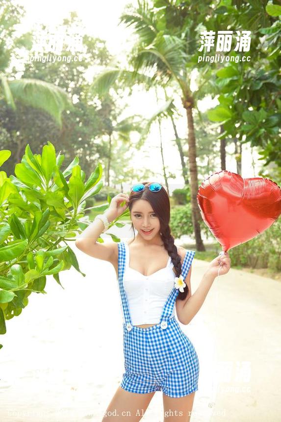 推女神-Akiki朱若慕 推女神 - Akiki朱若慕夏天的套图:翻动扇子时的那一丝慵懒,太舒服了