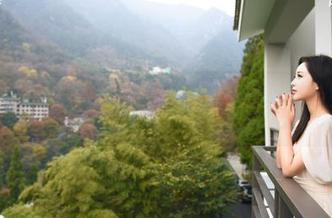 推女神 – 完全没想到，思淇Sukiii居然能把旗袍私拍得这么有味道。