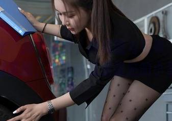 星颜社 – 抖个机灵，何晨曦与吊带：图片越看越喜感，资源就像是张贴的小鼻子！