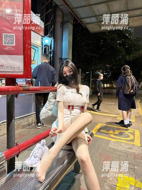 微密圈 - 是小逗逗，我说你的长腿比我的梦想还要长，快来下载免费套图吧！