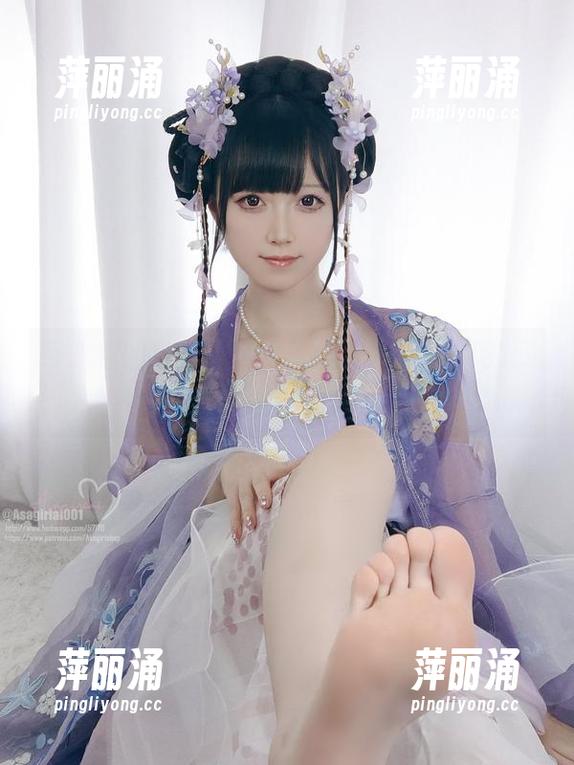 朝雾爱 朝雾爱的自拍原图,问她怎么能这样的毫不费力?