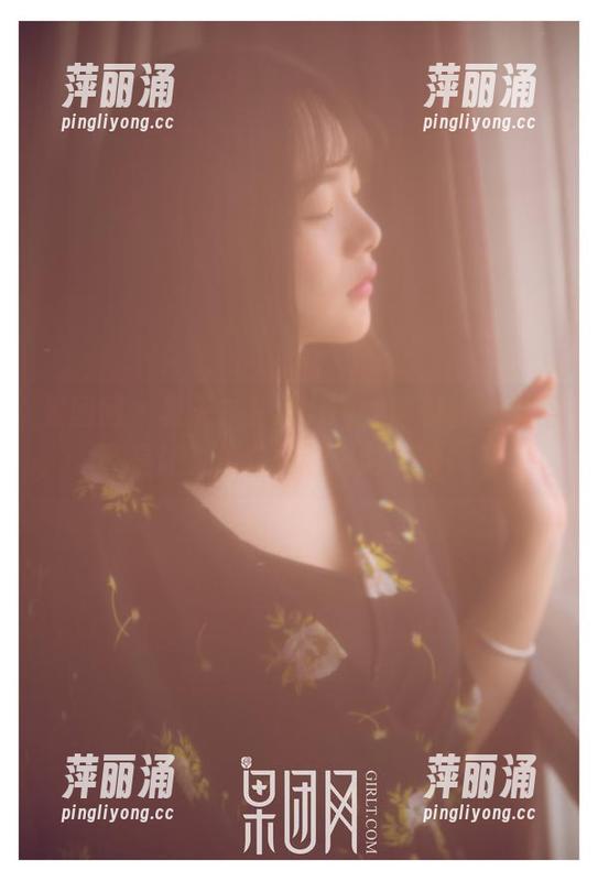 果团网-甜Abby 果团网 - 夏天?甜Abby的这组套图是不是让人想立刻跳进游泳池!