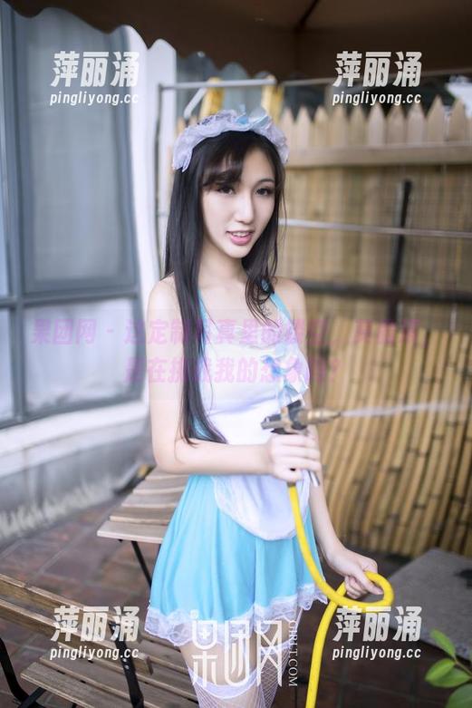 果团网-莫雅淇 果团网 - 这定制写真里的镂空,莫雅淇,是在挑战我的想象吗?