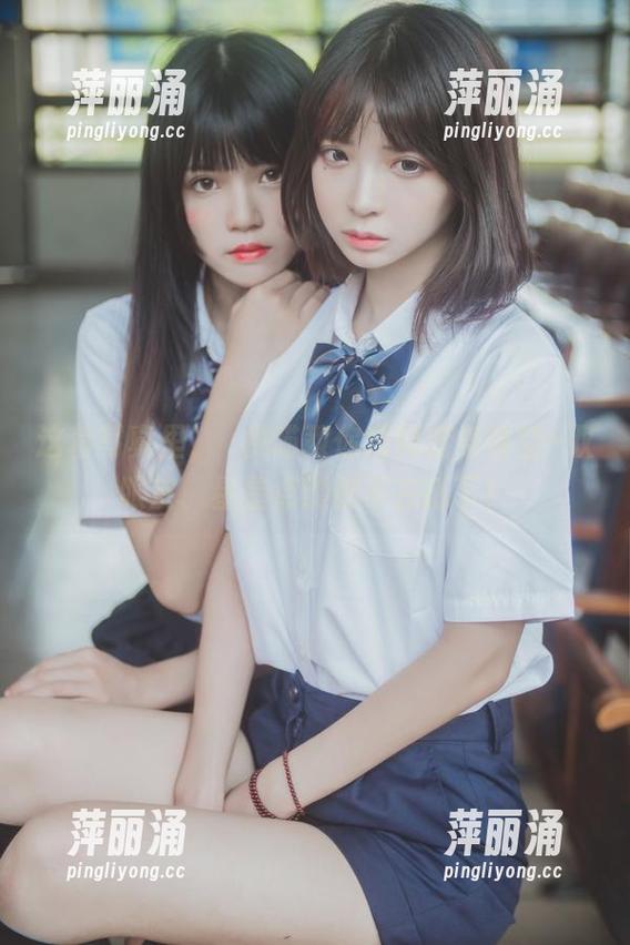 桜桃喵 这套写真里,桜桃喵教你如何变身夜空–双眼皮、星星点缀都不在话下!