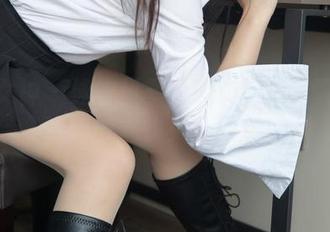 梦丝女神 – 泳衣风暴！璇璇的新写真图片更新中，快来抢先看！