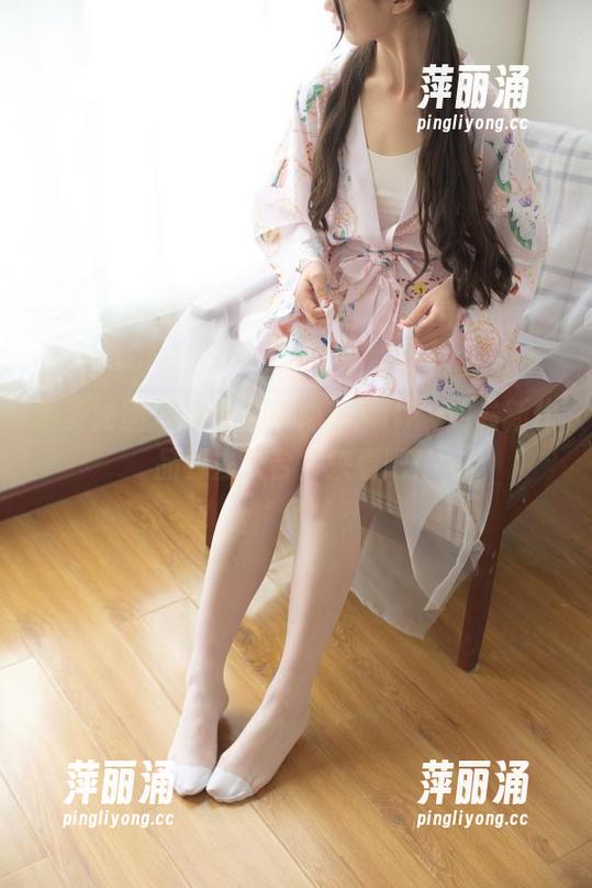 森萝财团-小奶糕Milky 森萝财团 - 为什么小奶糕Milky的最新作品要去天台?来看吧!