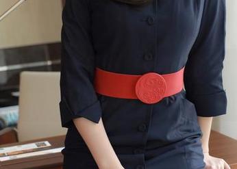 模范学院 – 带上吊带，艾希儿的写真集没你想的那么简单