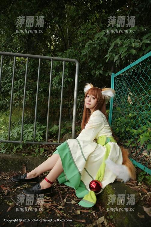 波萝社 - 从AngelaLee李玲的女友写真图册里，可以学到不少姿态，咳，平时可得注意这个啊。